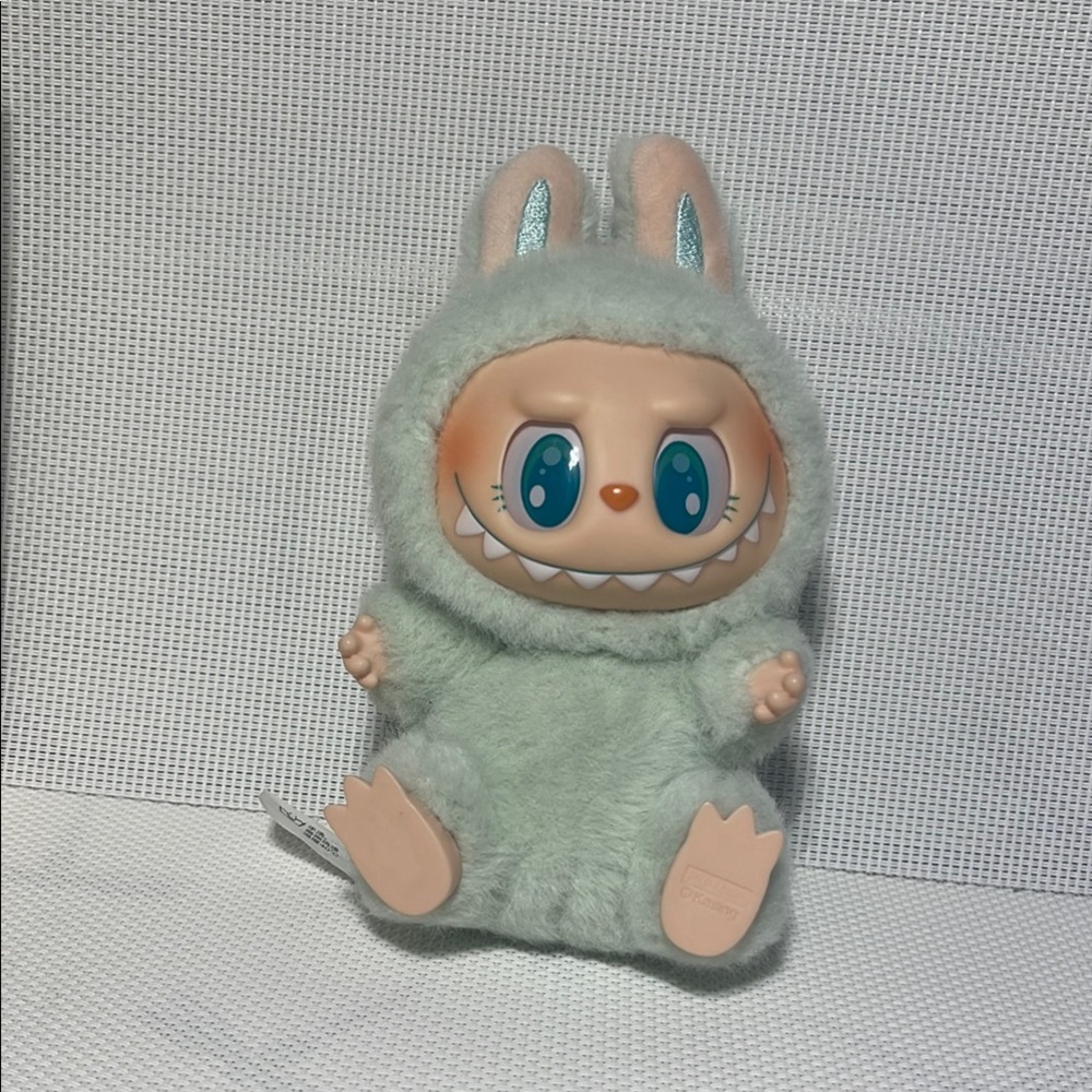 Labubu Have A Seat (QUQU)